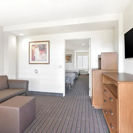 Anaheim Desert Inn & Suites Exterior photo