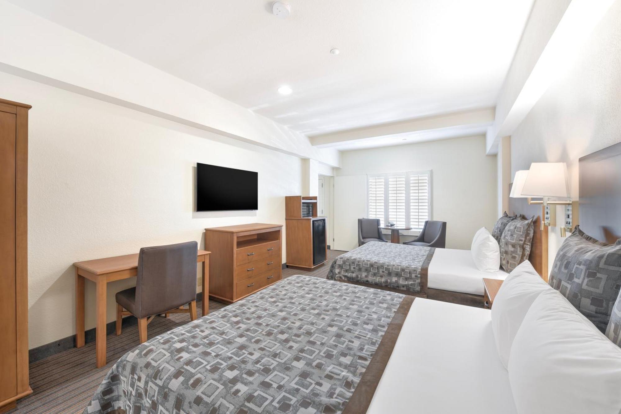 Hotel Desert &
