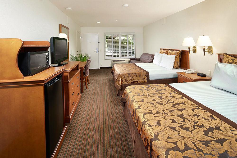 Desert & 3* Anaheim