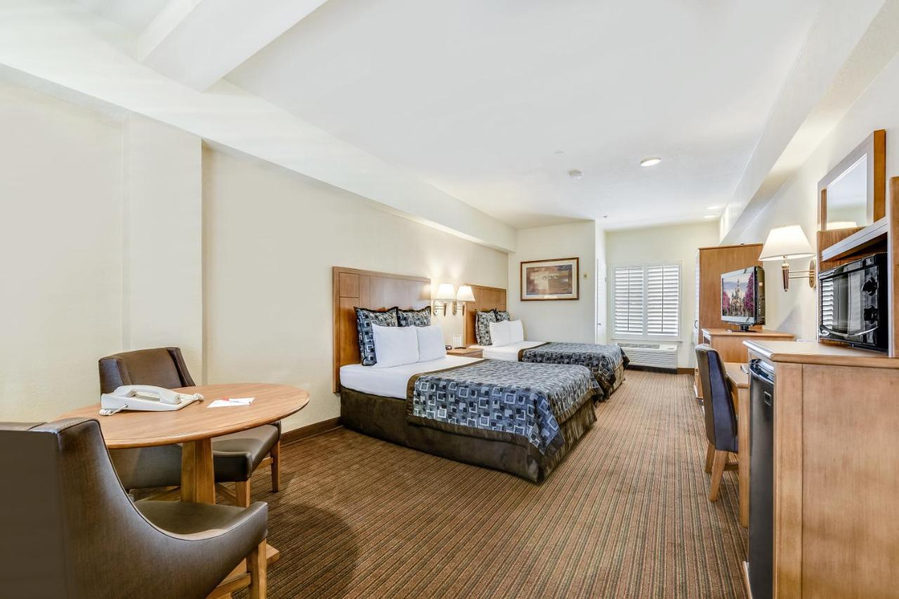 Hotel Desert & 3*